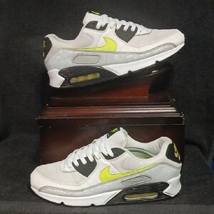 Nike Air Max '90 "REFLECTIVE LOGO-WHITE VOLT. (Mens-12  , 100% Authentic!